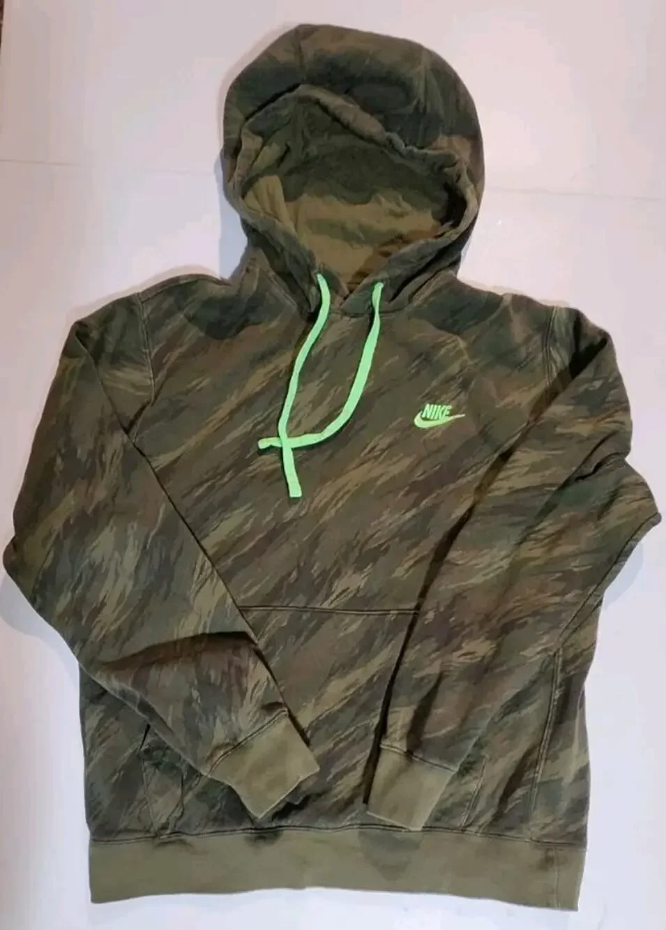Nike Camouflage Long Sleeve Hooded Sweatshirt Neon Green Logo Pullover Medium